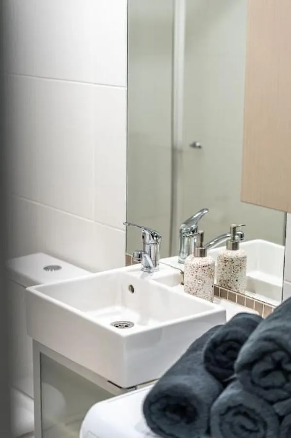Huttside Luxury Central Secure Car Park Adelaide Apartment