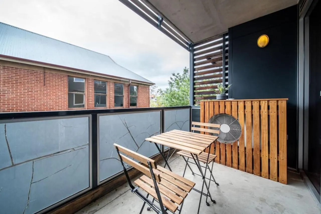 Huttside Luxury Central Secure Car Park Adelaide Apartment