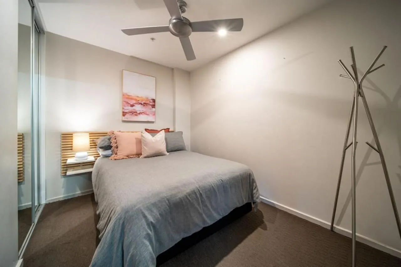 Huttside Luxury Central Secure Car Park Adelaide Apartment
