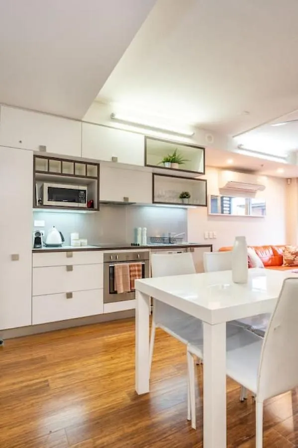 Huttside Luxury Central Secure Car Park Adelaide Apartment